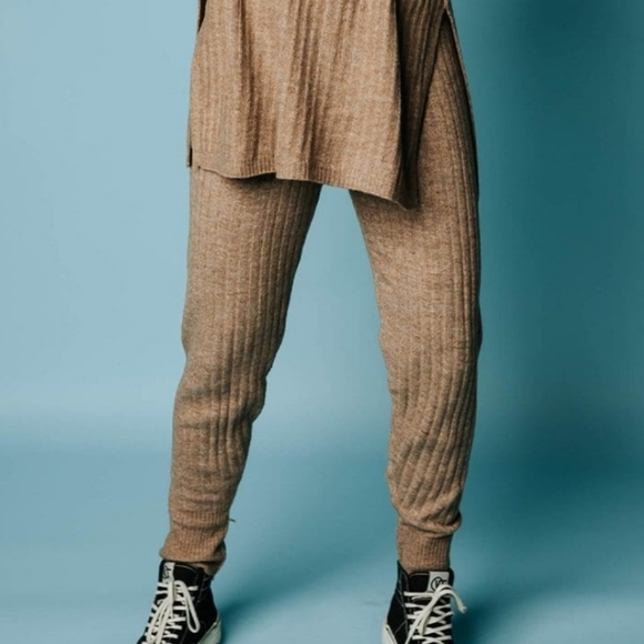 Free People Around The Clock Joggers in Army NWT Size Small - Picture 12 of 15